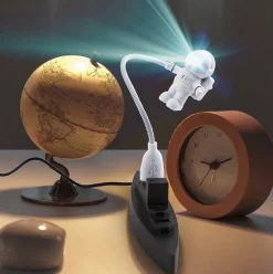 Lampka astronauta na USB