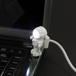 Lampka astronauta na USB