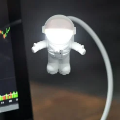 Lampka astronauta na USB