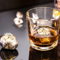 Metalowe czaszki do drinków