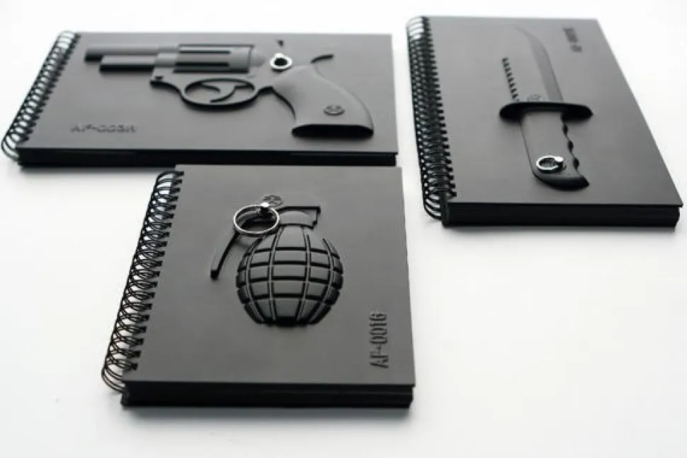 Militarny notes - PISTOLET