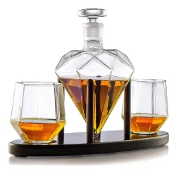 Zestaw do whisky DIAMENT DELUXE: karafka, 2 szklanki, drewniana podstawka i kamienne kostki